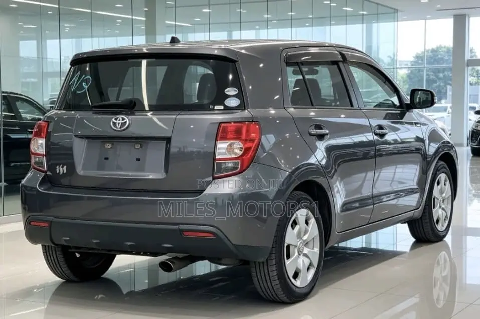 Toyota IST 2009 Gray