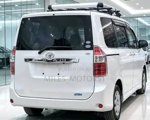 Toyota Noah 2010 White