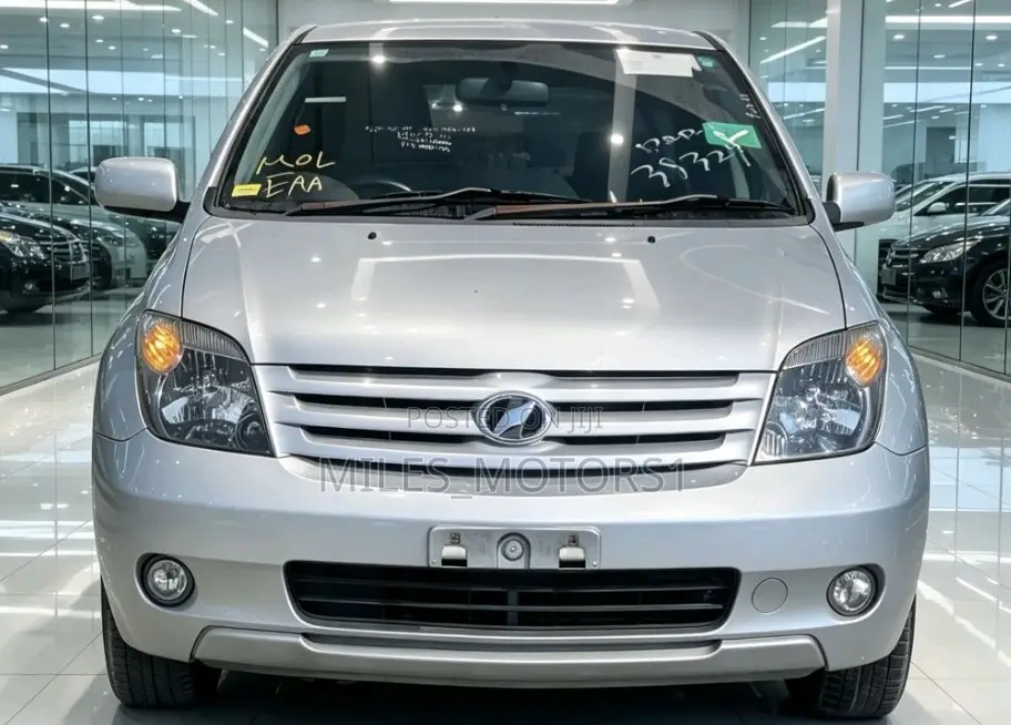 Toyota IST 2005 Silver