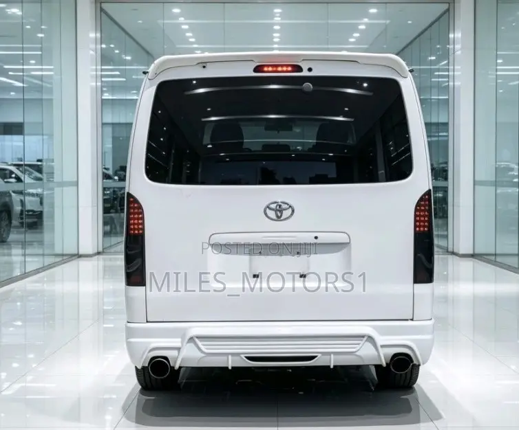 Toyota Quantum 2008 White