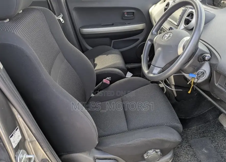 Toyota IST 2004 Gray