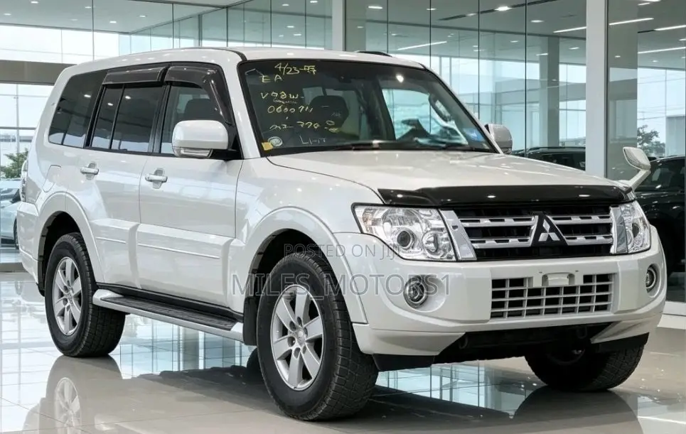 Mitsubishi Pajero 2013 White