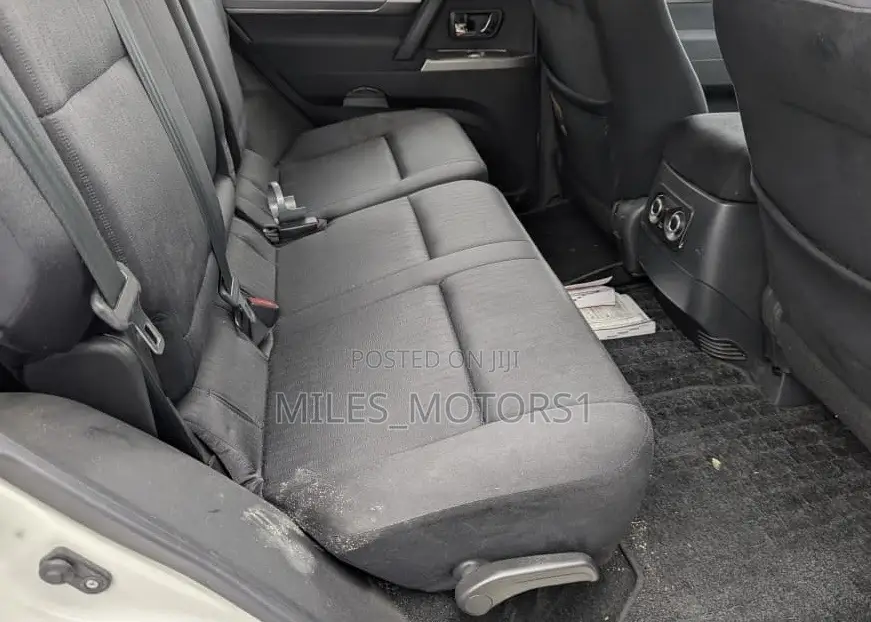 Mitsubishi Pajero 2013 White
