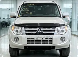 Mitsubishi Pajero 2013 White
