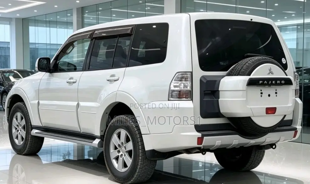Mitsubishi Pajero 2013 White