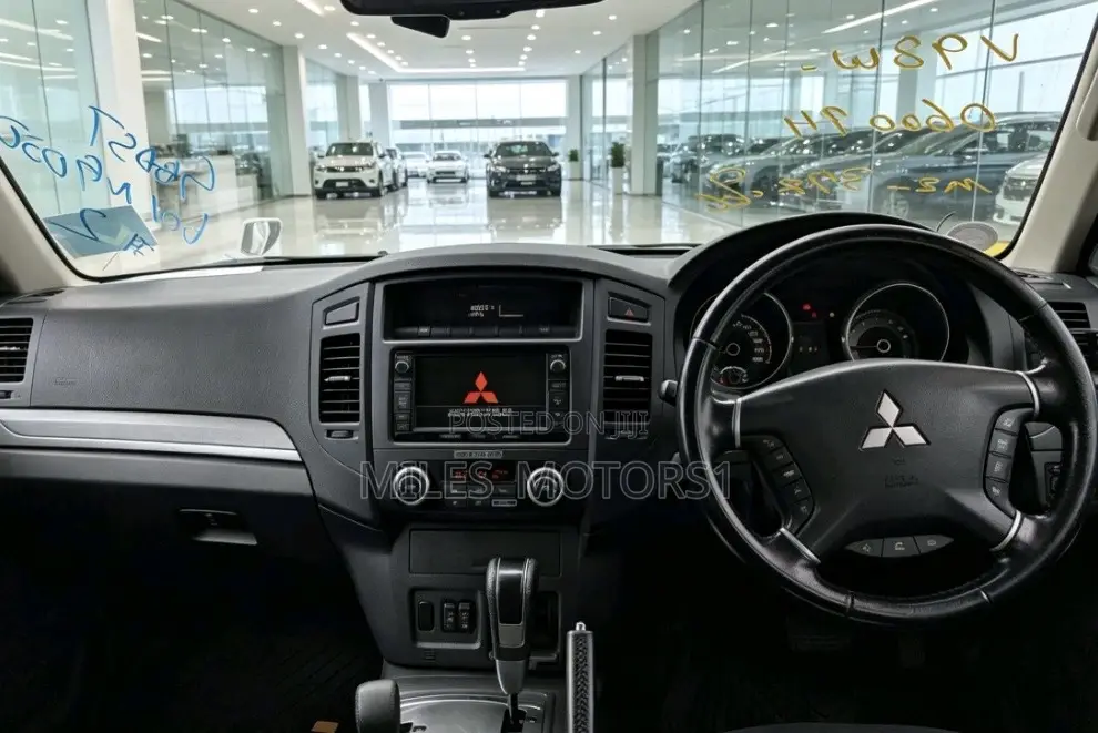 Mitsubishi Pajero 2013 White