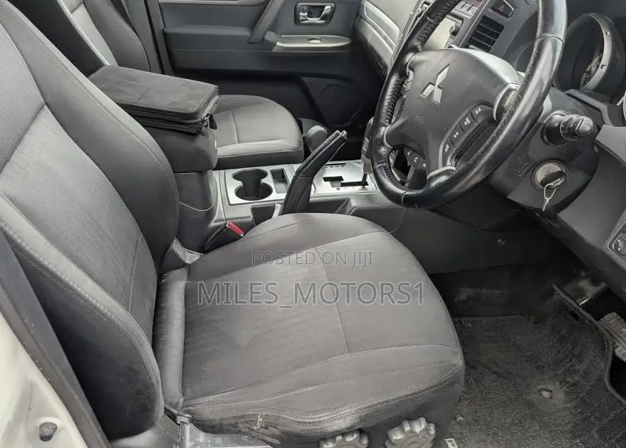 Mitsubishi Pajero 2013 White
