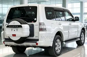 Mitsubishi Pajero 2013 White