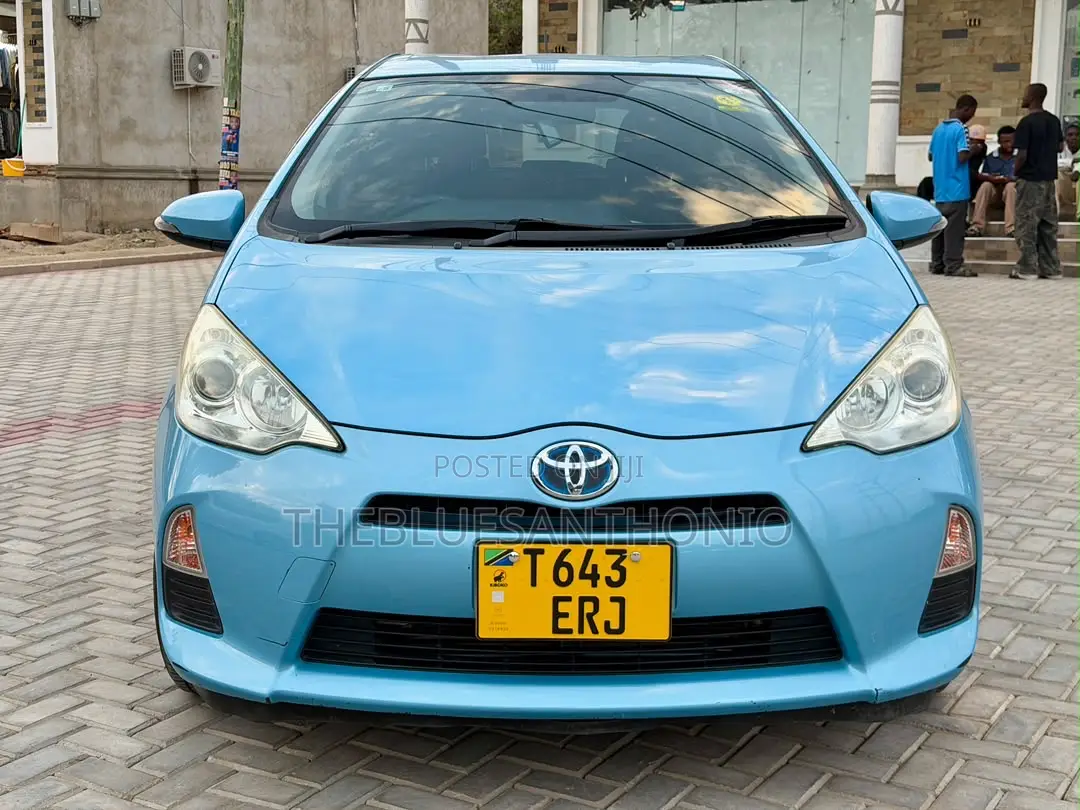 Toyota Aqua 2013 Blue