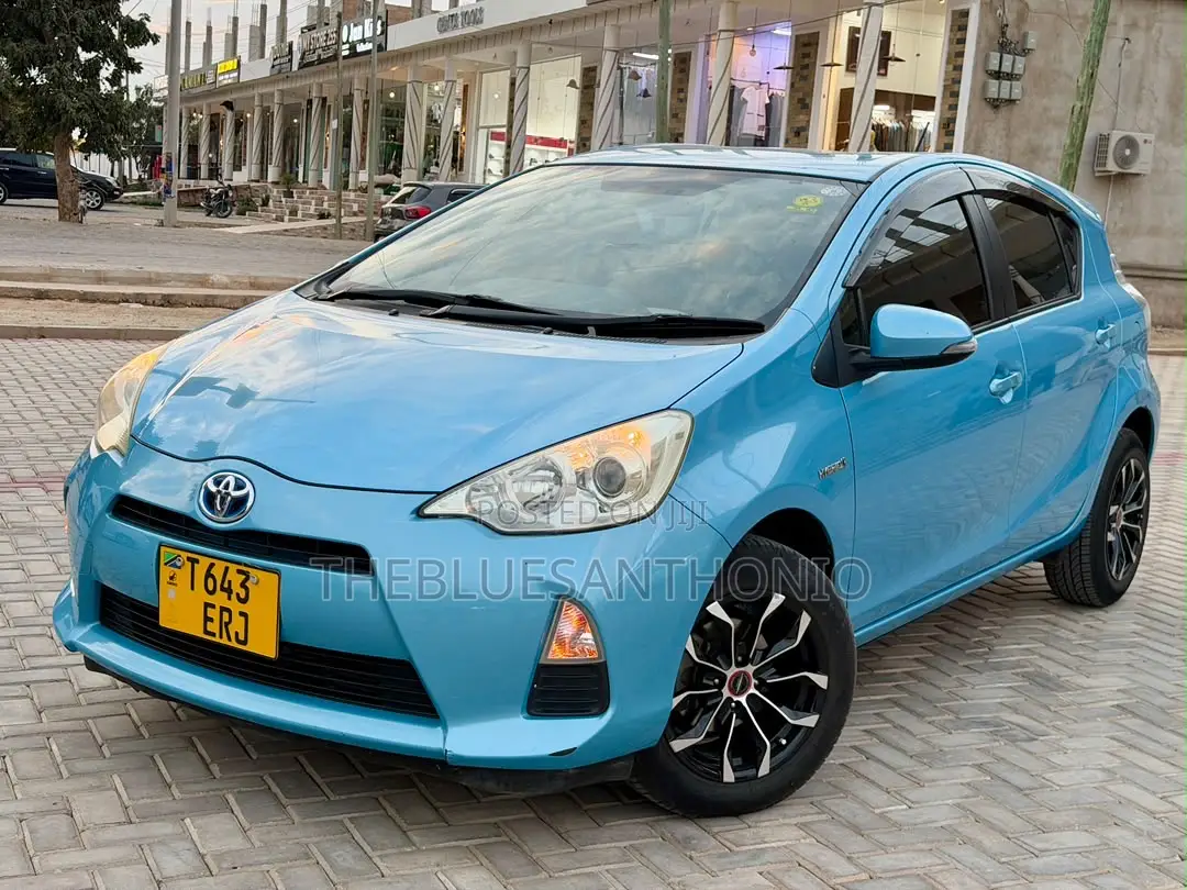 Toyota Aqua 2013 Blue