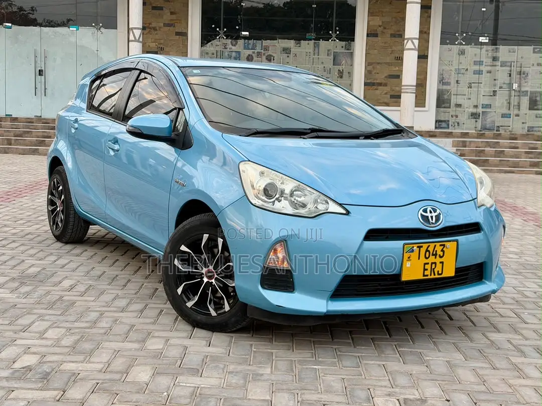 Toyota Aqua 2013 Blue