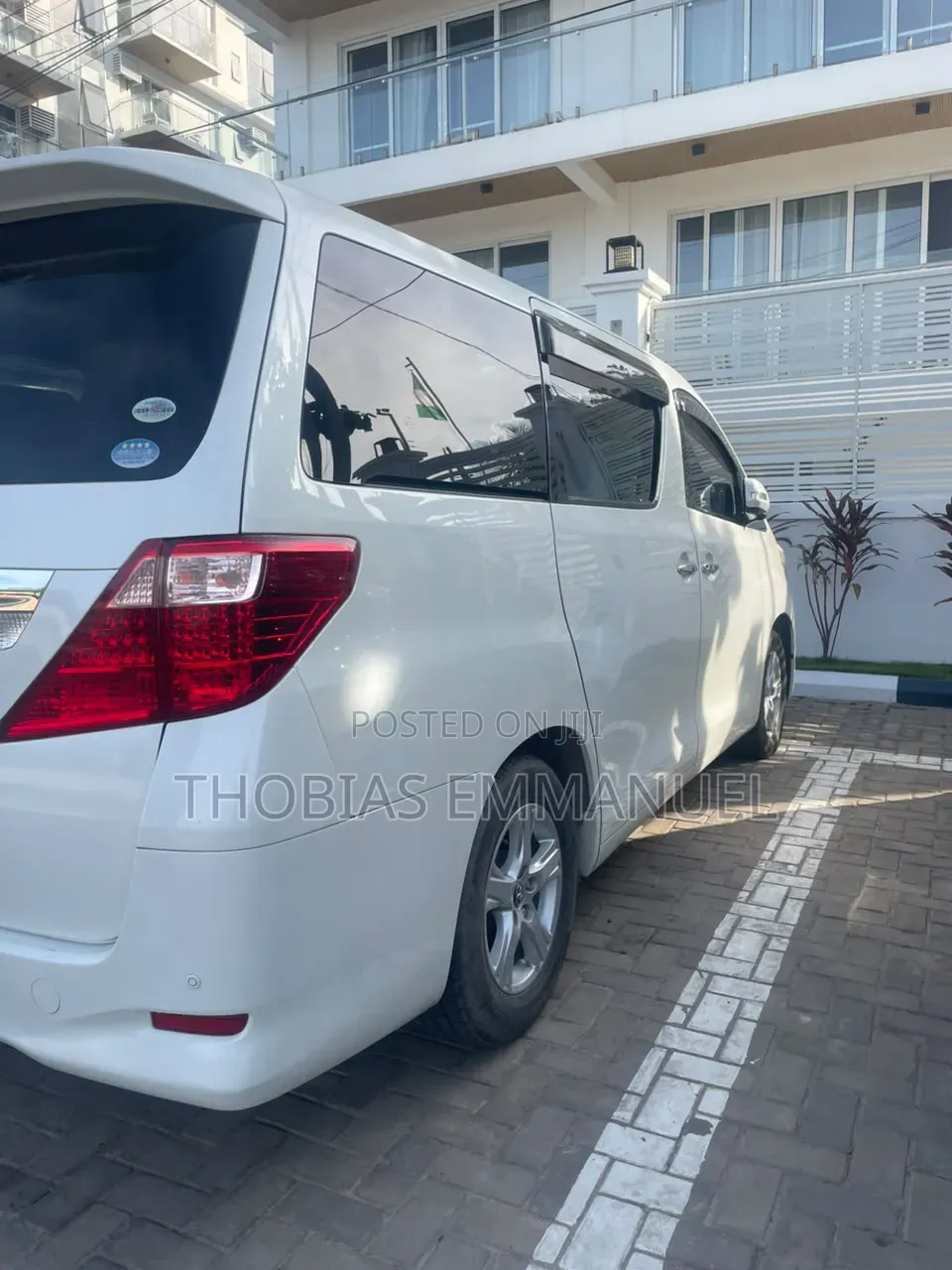 Toyota Alphard 2010 White