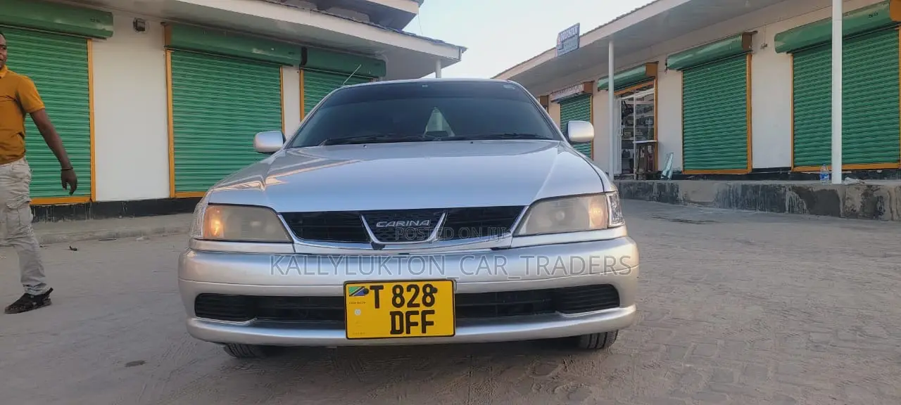 Toyota Carina 2000 Silver