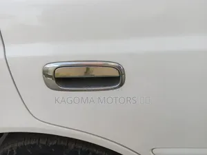 Toyota Carina 2000 White
