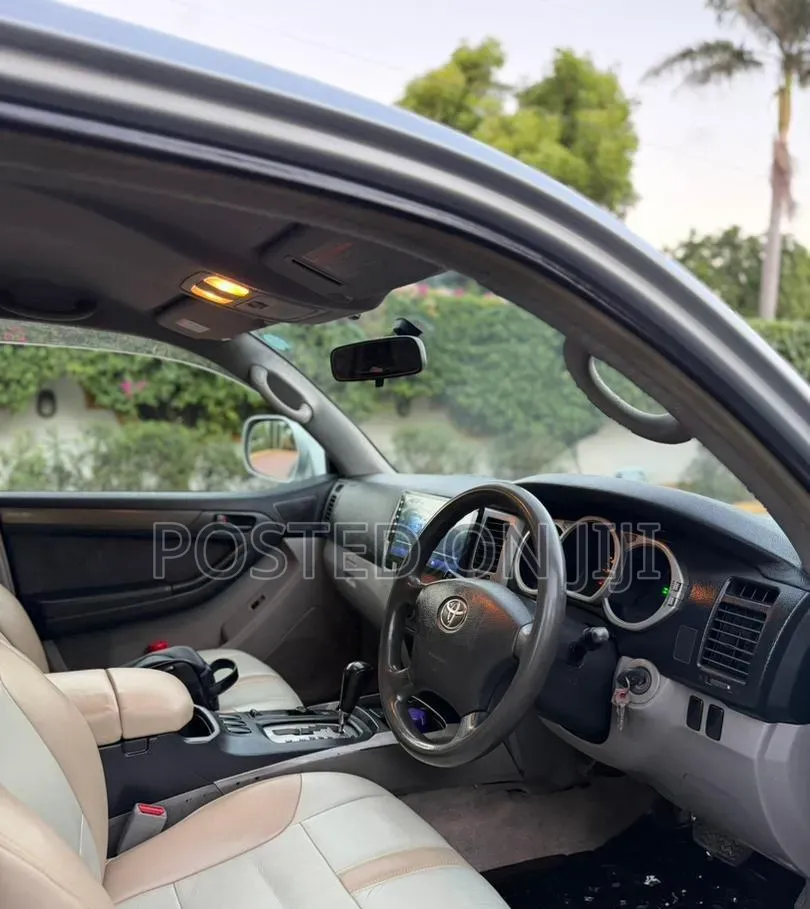 Toyota Hilux Surf 2005 Silver