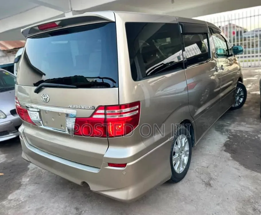 Toyota Alphard 2007 Gold