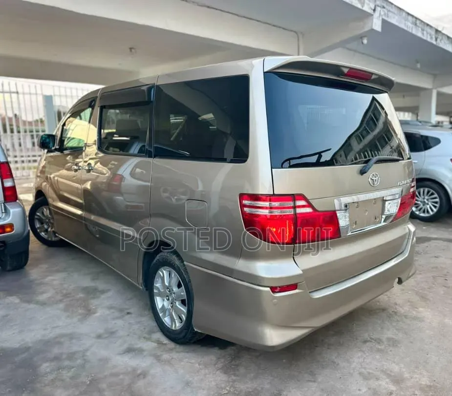 Toyota Alphard 2007 Gold