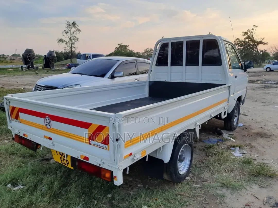 Toyota TownAce 2001 White
