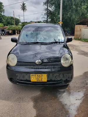 Toyota Sienta 2006 Black