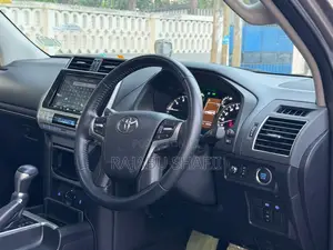 Toyota Land Cruiser Prado 2.7 2023 Gray
