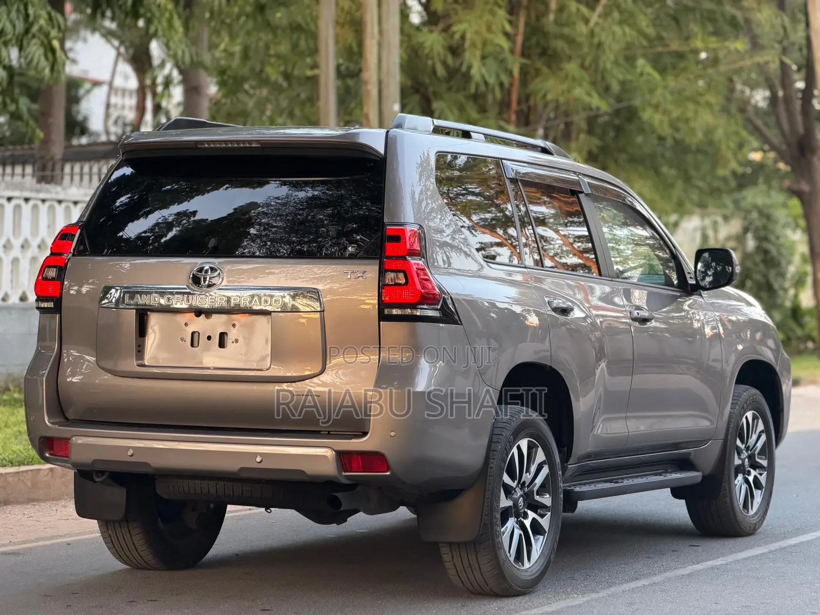 Toyota Land Cruiser Prado 2.7 2023 Gray