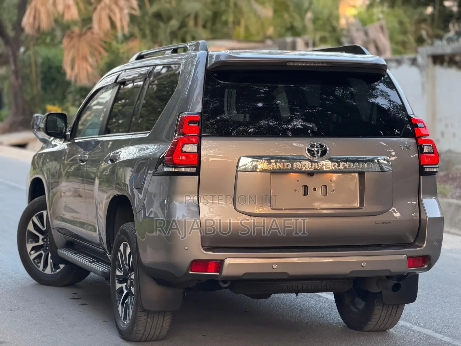 Toyota Land Cruiser Prado 2.7 2023 Gray