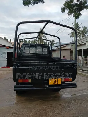 Toyota Land Cruiser 2010 Black