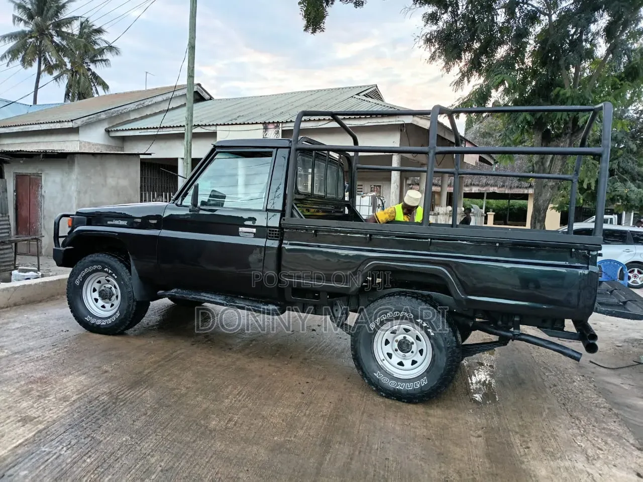 Toyota Land Cruiser 2010 Black