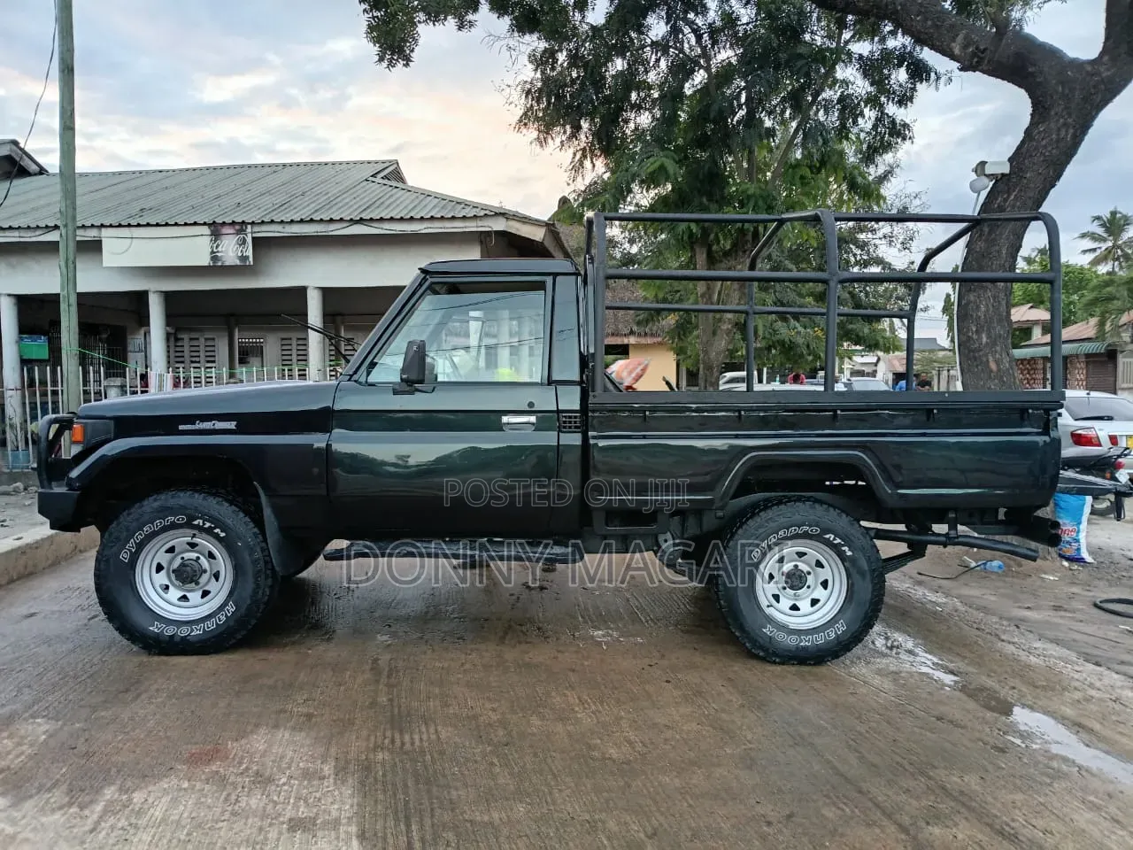 Toyota Land Cruiser 2010 Black