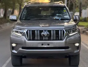 Toyota Land Cruiser Prado 2.7 2023 Gray