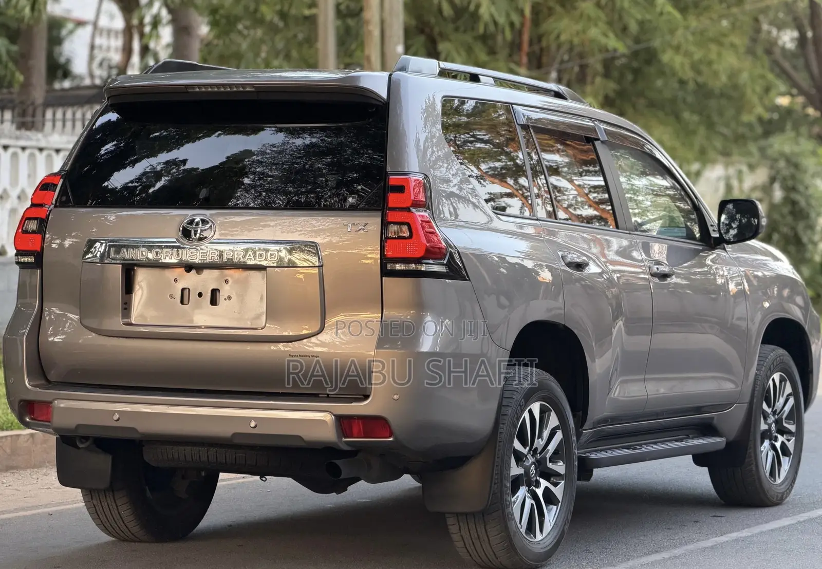 Toyota Land Cruiser Prado 2.7 2023 Gray