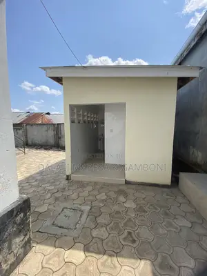 5bdrm House in Changanyikeni, Kigamboni for sale