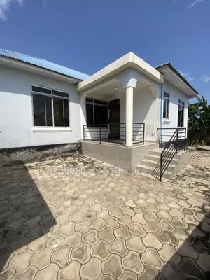 5bdrm House in Changanyikeni, Kigamboni for sale
