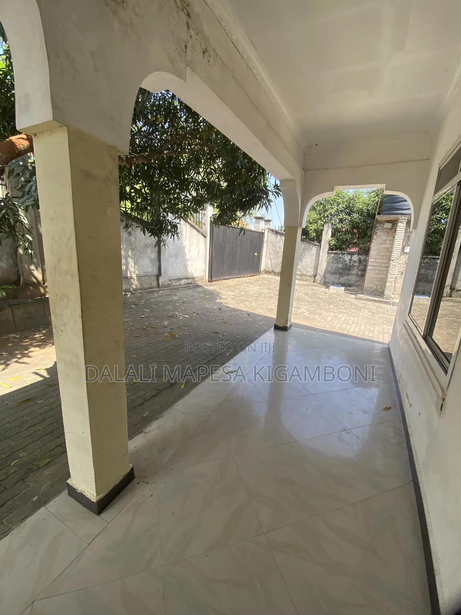 5bdrm House in Changanyikeni, Kigamboni for sale