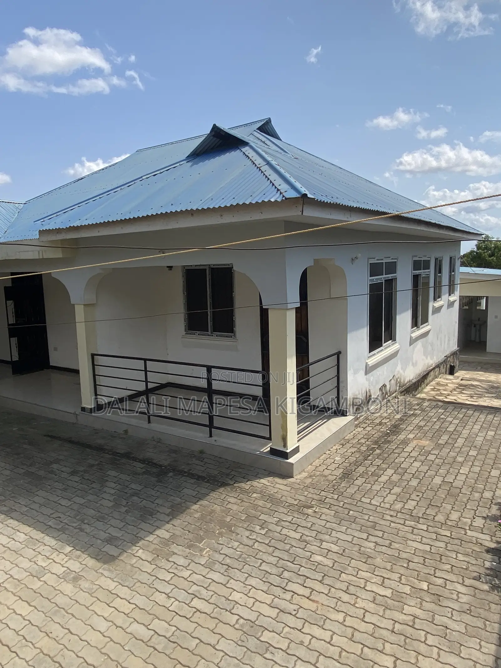 5bdrm House in Changanyikeni, Kigamboni for sale