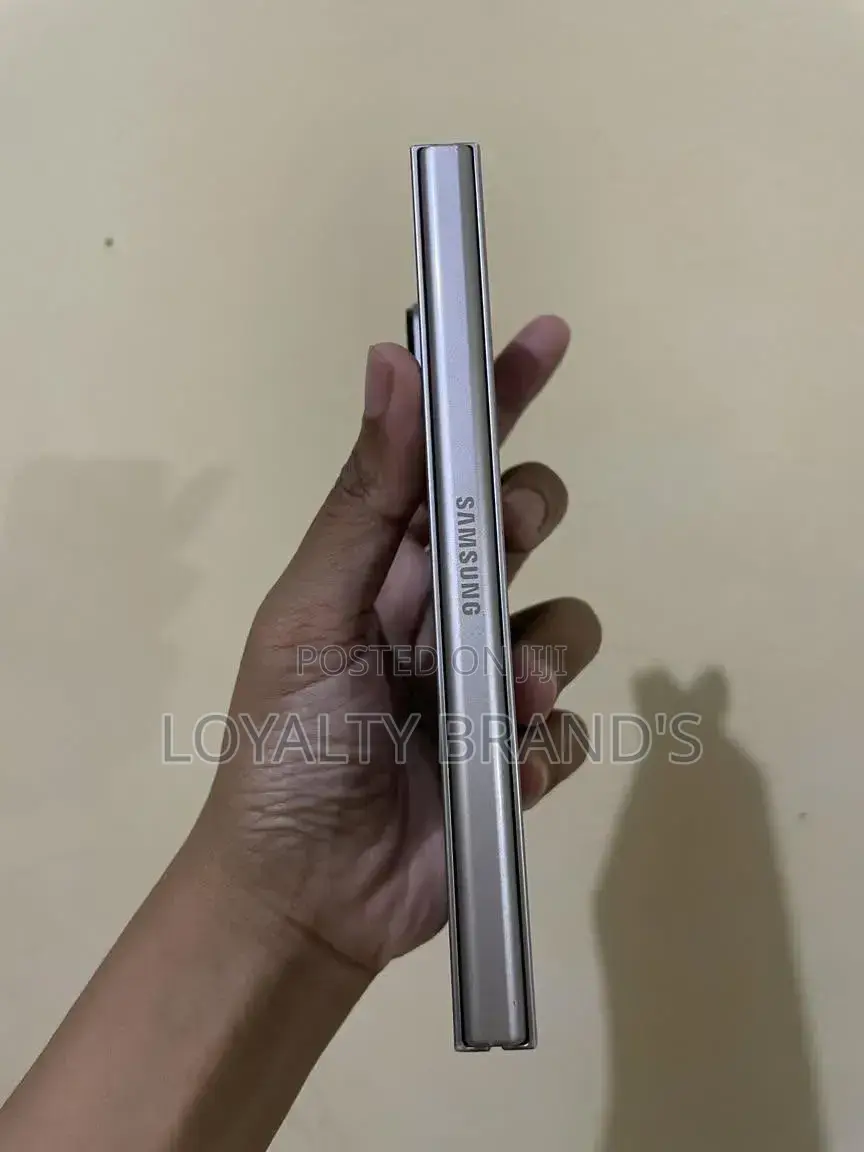 New Samsung Galaxy Z Fold6 256 GB Silver