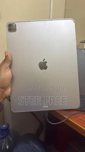 Apple iPad Pro 12.9 (2022) 1 TB Silver
