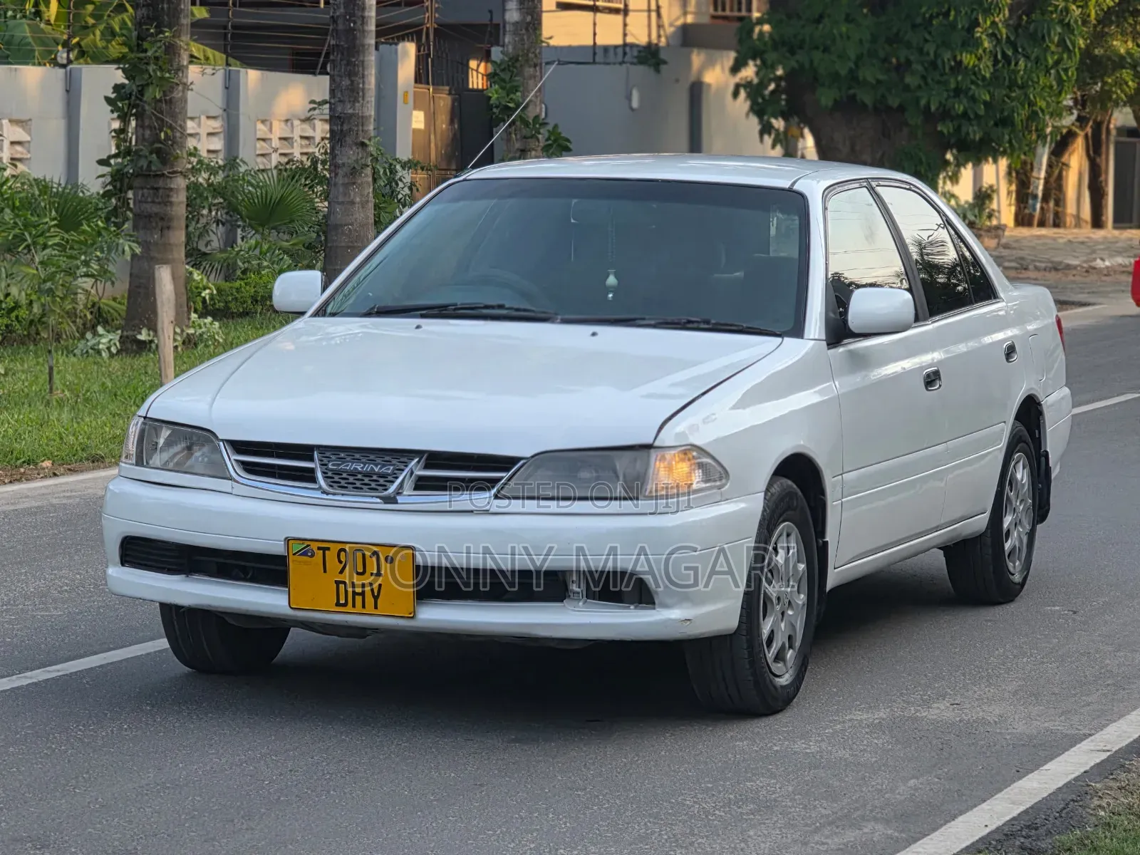 Toyota Carina 2000 White