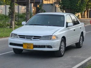 Toyota Carina 2000 White