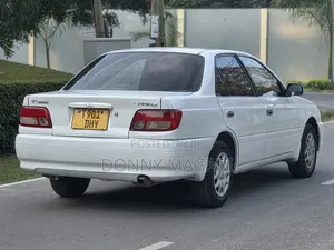 Toyota Carina 2000 White