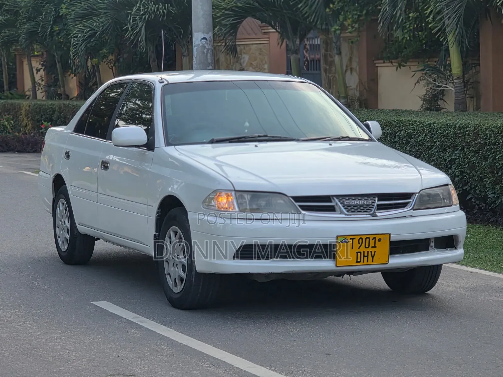 Toyota Carina 2000 White
