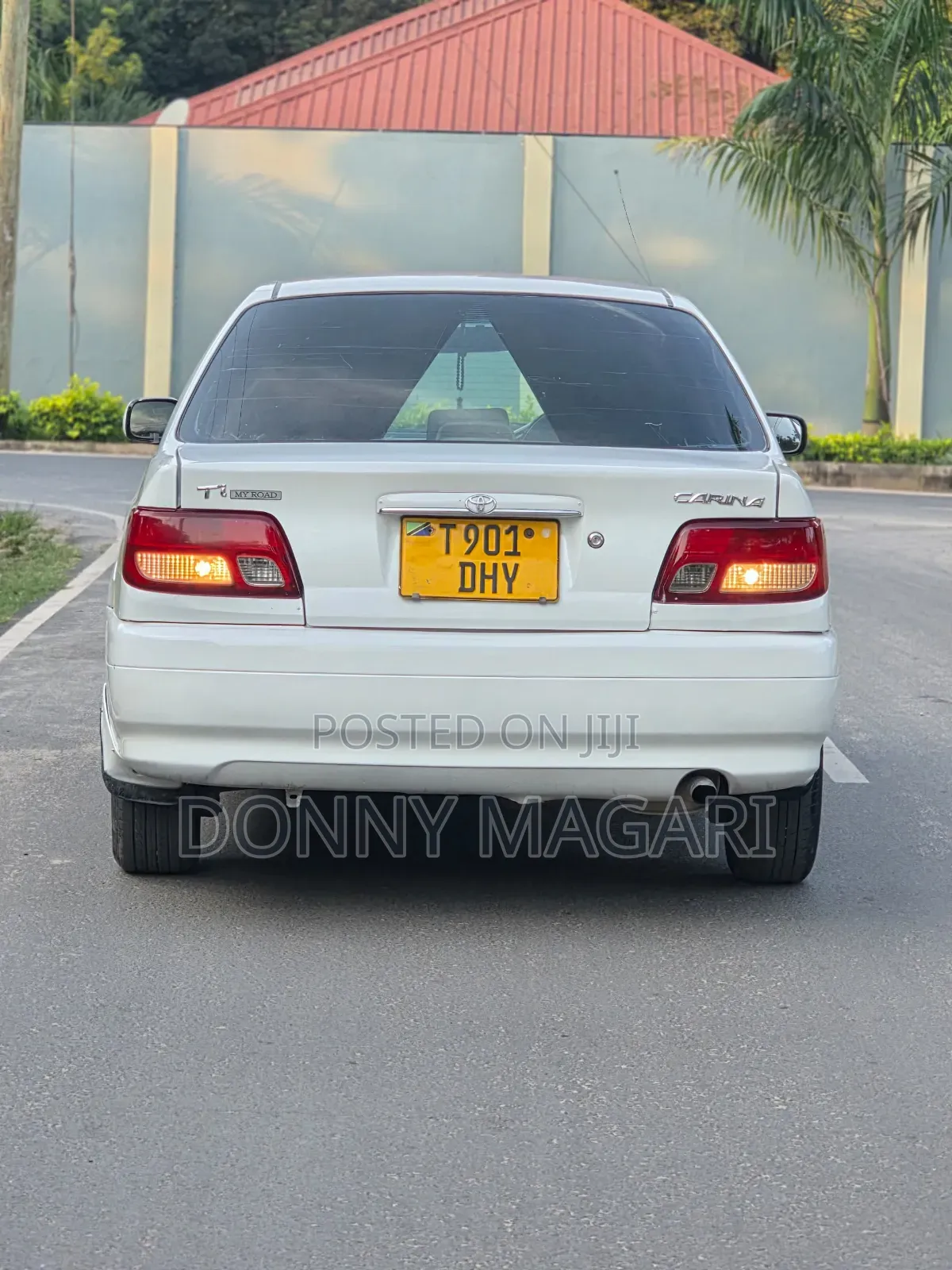 Toyota Carina 2000 White