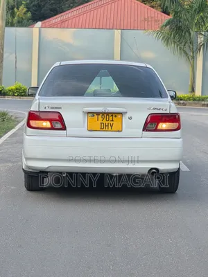 Toyota Carina 2000 White