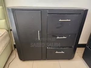 Makabati Mawili