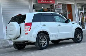 Suzuki Escudo 2008 White
