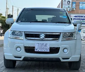 Suzuki Escudo 2008 White