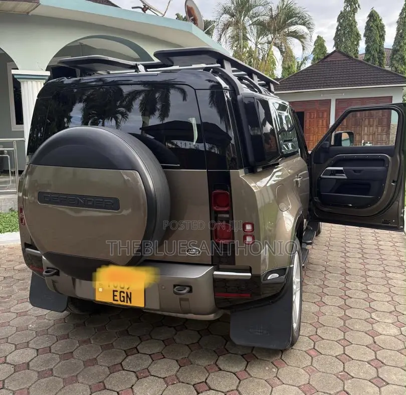 Land Rover Defender 2023 Green