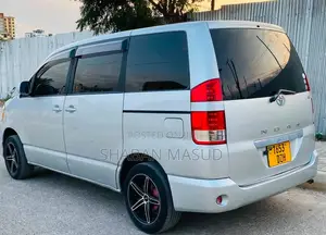 Toyota Noah 2.0 143hp AWD (8 Seater) 2008 Silver