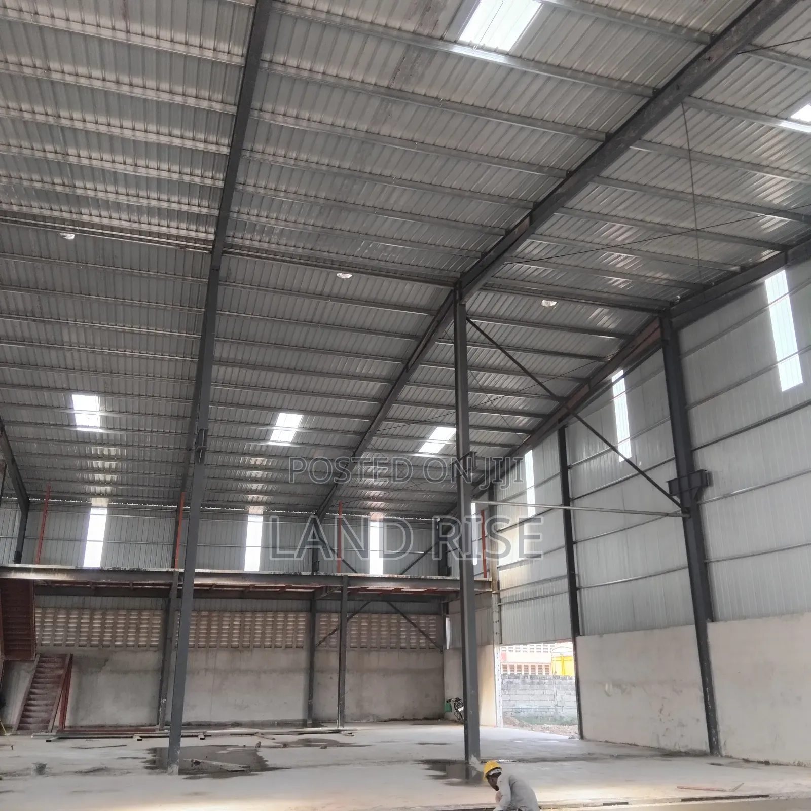 Showroom and Warehouse Nyerere Rd