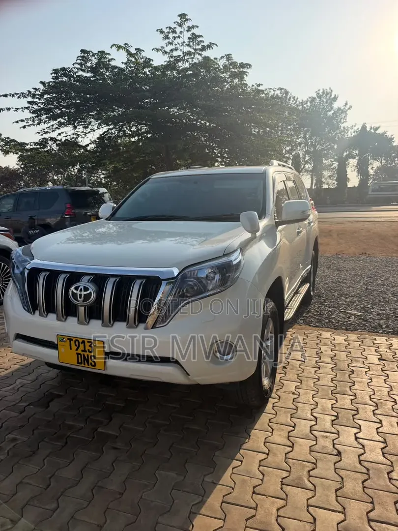 Toyota Land Cruiser Prado 2016 White